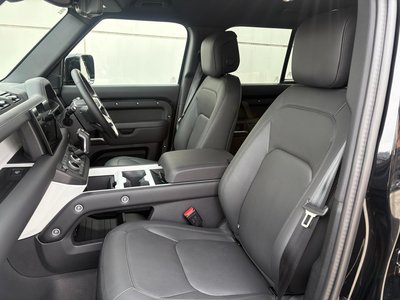 LAND ROVER DEFENDER - 5