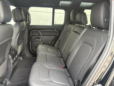 LAND ROVER DEFENDER - 6