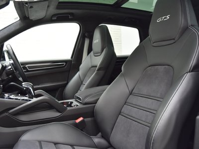 صورة 9 لـ 2022 Porsche CAYENNE