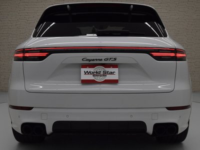 صورة 8 لـ 2022 Porsche CAYENNE