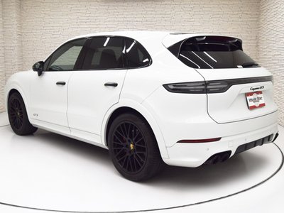 صورة 2 لـ 2022 Porsche CAYENNE