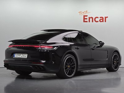 صورة 4 لـ 2023 Porsche PANAMERA