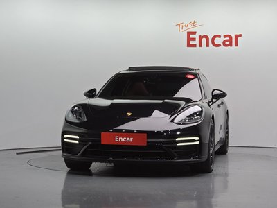 صورة 2 لـ 2023 Porsche PANAMERA