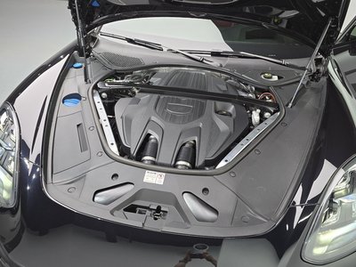 صورة 7 لـ 2023 Porsche PANAMERA