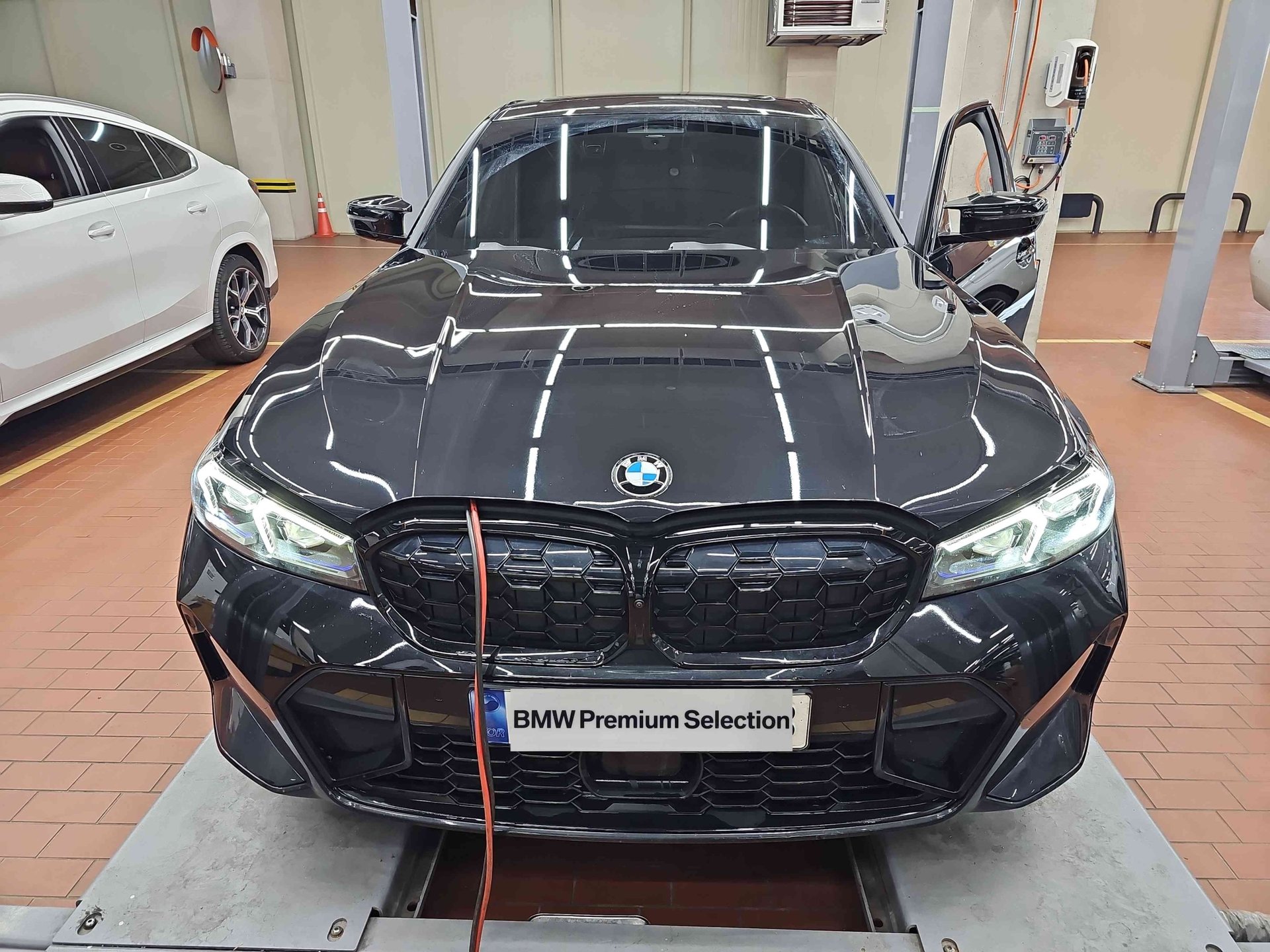 BMW 3 SERIES - View 1