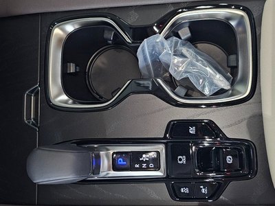 صورة 9 لـ 2026 Lexus RX