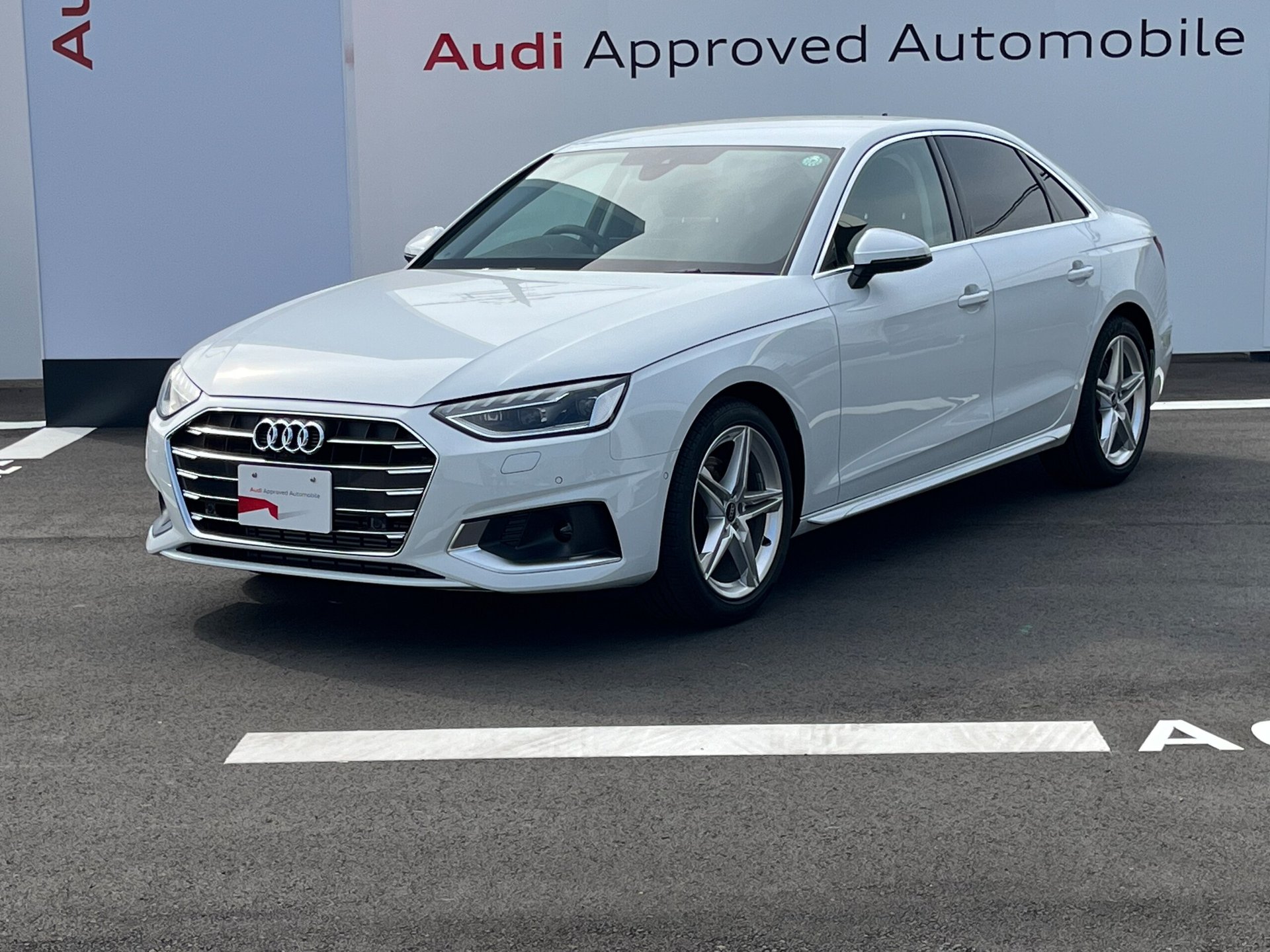 AUDI A4 - View 1