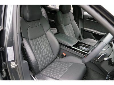 2023 AUDI A8 photo 2