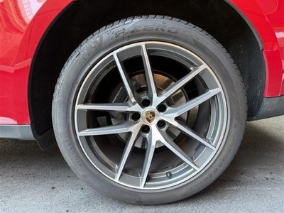 PORSCHE MACAN - 10