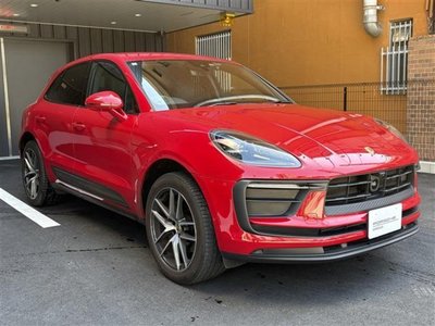 PORSCHE MACAN - 2