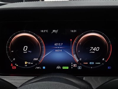 MERCEDES-BENZ E-CLASS - 8