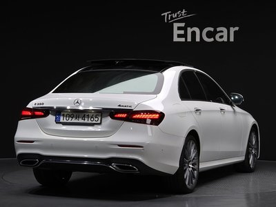 MERCEDES-BENZ E-CLASS - 3