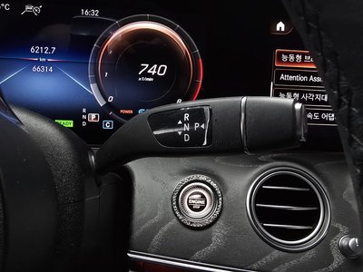 MERCEDES-BENZ E-CLASS - 9