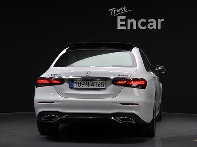 MERCEDES-BENZ E-CLASS - 4