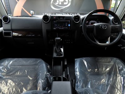 2024 Toyota LAND CRUISER 70 photo 3