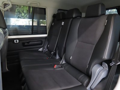 2024 Toyota LAND CRUISER 70 — миниатюра 76