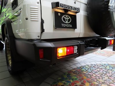 2024 Toyota LAND CRUISER 70 — миниатюра 19