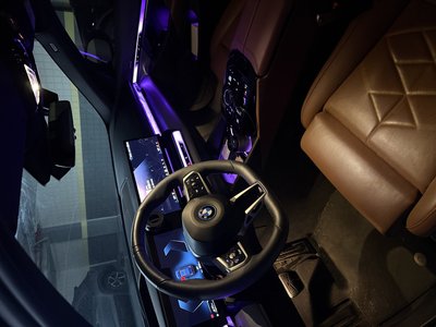 2025 BMW 5 SERIES — фото 9