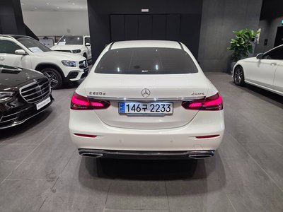 MERCEDES-BENZ E-CLASS - 3