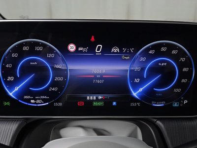 MERCEDES-BENZ EQE - 8