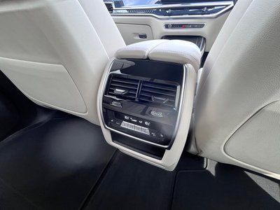 2023 BMW X7 缩略图 23
