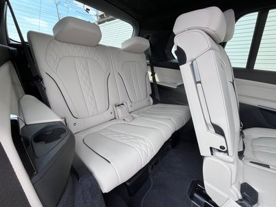 2023 BMW X7 缩略图 22