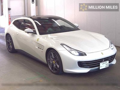 FERRARI GTC4 LUSSO