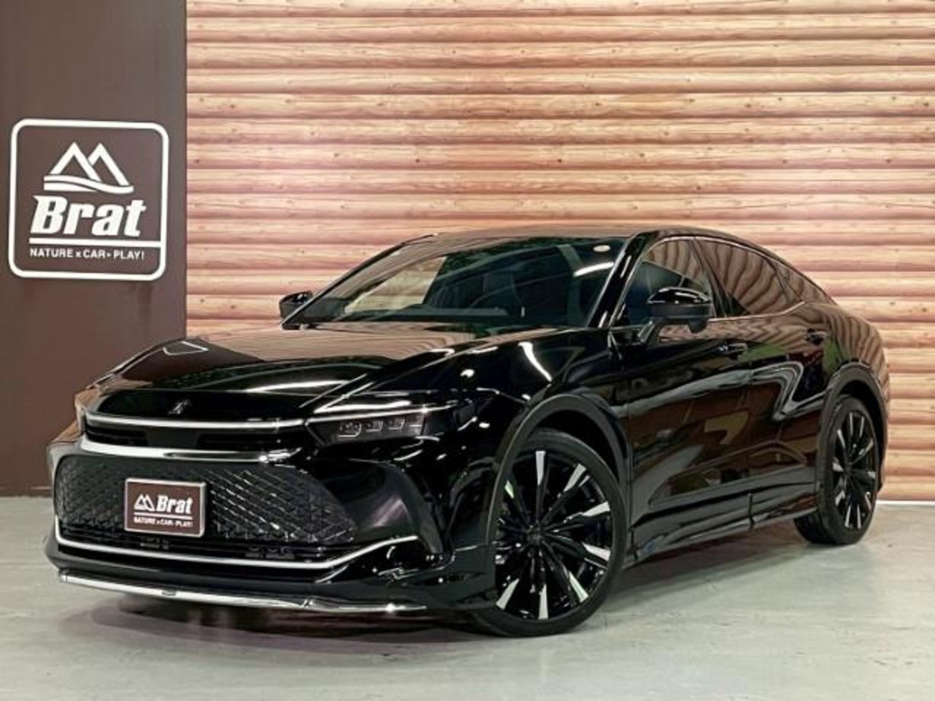 TOYOTA CROWN CROSSOVER - View 1