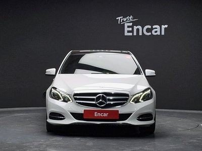 MERCEDES-BENZ E-CLASS - 2