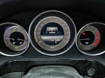 MERCEDES-BENZ E-CLASS - 8