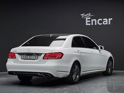 MERCEDES-BENZ E-CLASS - 4