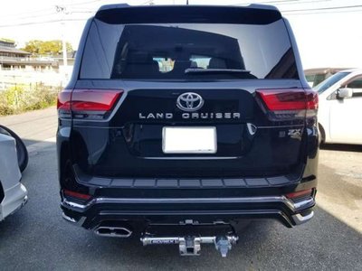 TOYOTA LAND CRUISER 300 - 7