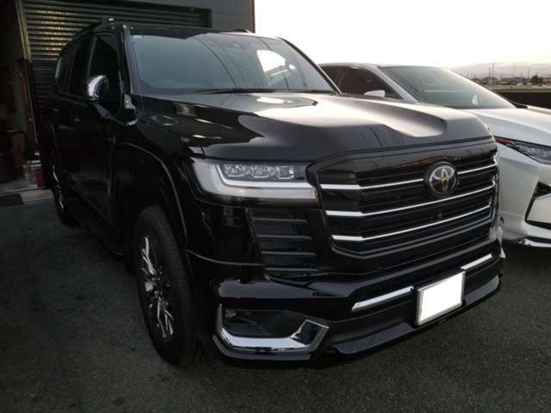 TOYOTA LAND CRUISER 300 - View 1