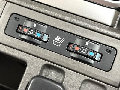 TOYOTA LAND CRUISER PRADO - 10