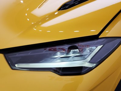 LAMBORGHINI URUS - 9