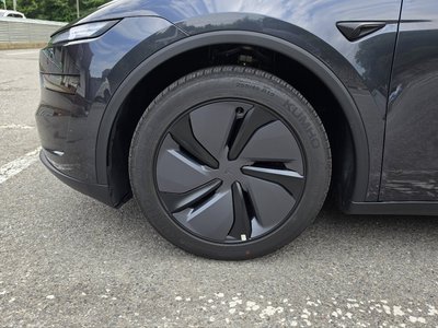 TESLA MODEL Y - 7