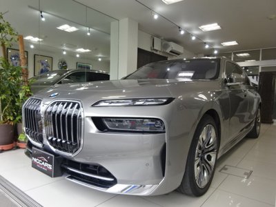 BMW 7 SERIES - 8