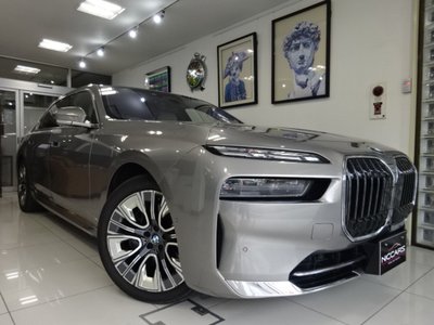 BMW 7 SERIES - 1