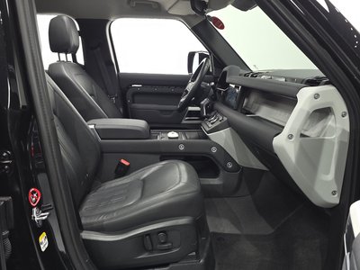 LAND ROVER DEFENDER - 10