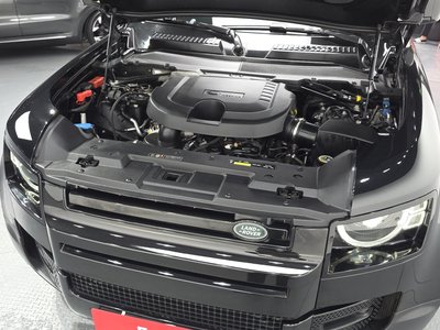 LAND ROVER DEFENDER - 7