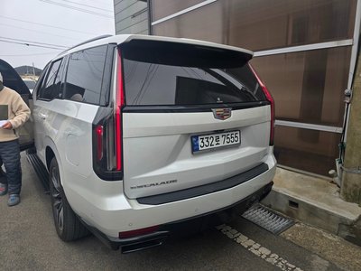 CADILLAC ESCALADE 5TH GENERATION - 4
