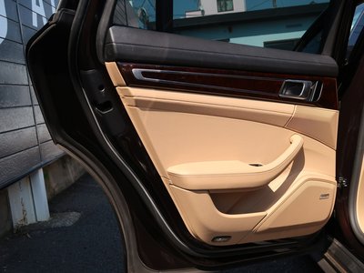 2017 Porsche PANAMERA 缩略图 35