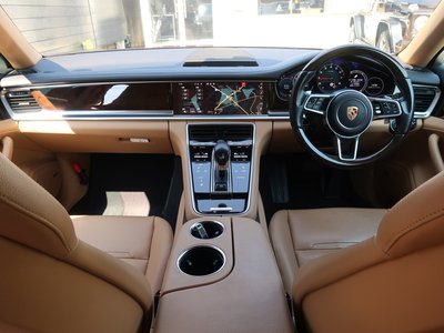 2017 Porsche PANAMERA 照片 10