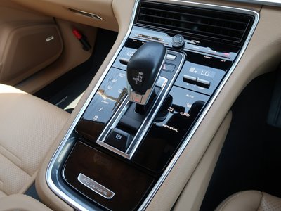 2017 Porsche PANAMERA 照片 9
