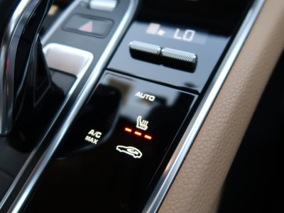 2017 Porsche PANAMERA 照片 8