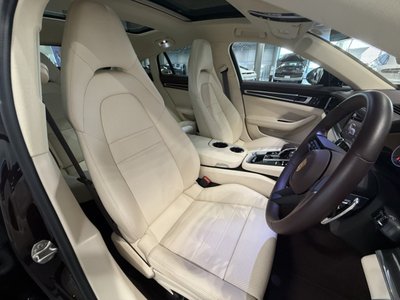 PORSCHE PANAMERA - 8