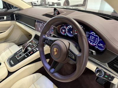 PORSCHE PANAMERA - 5