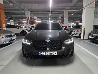 صورة 1 لـ 2023 BMW X4