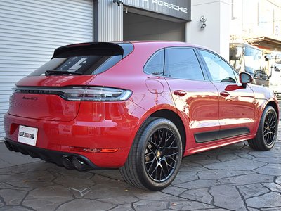 PORSCHE MACAN - 5