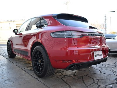 PORSCHE MACAN - 9